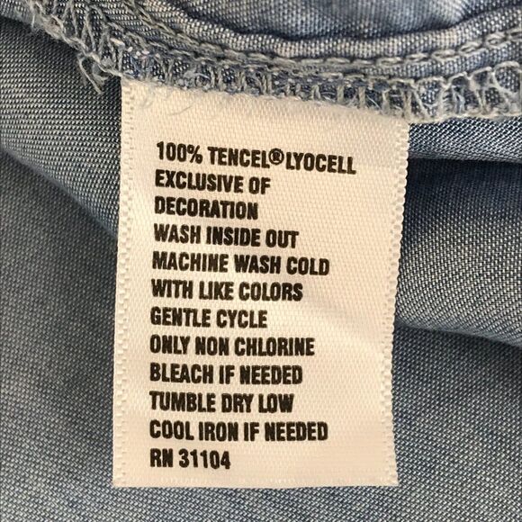 Crown & Ivy Chambray Cold Shoulder Top Women's Size Medium Blue Striped Cutouts - Picture 8 of 8